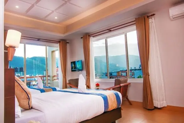Deluxe Tek Büyük veya İki Ayrı Yataklı Oda