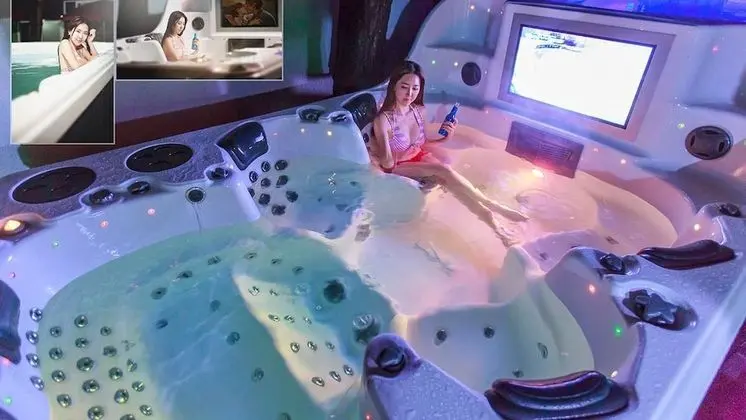 Sun - Extra person charge on site more than 2 people