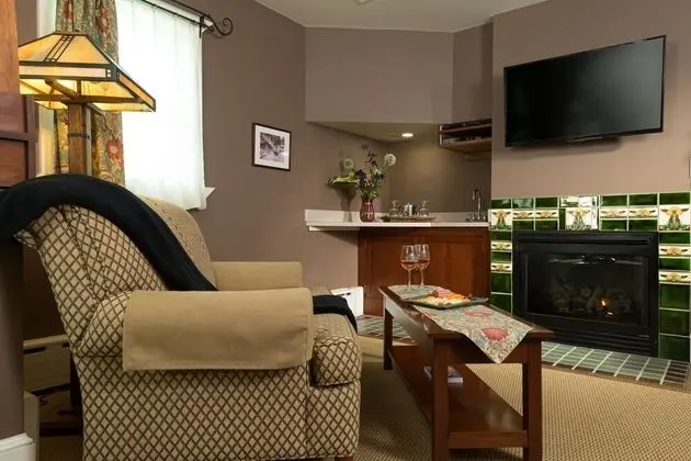 Buffalo Marsh Suite