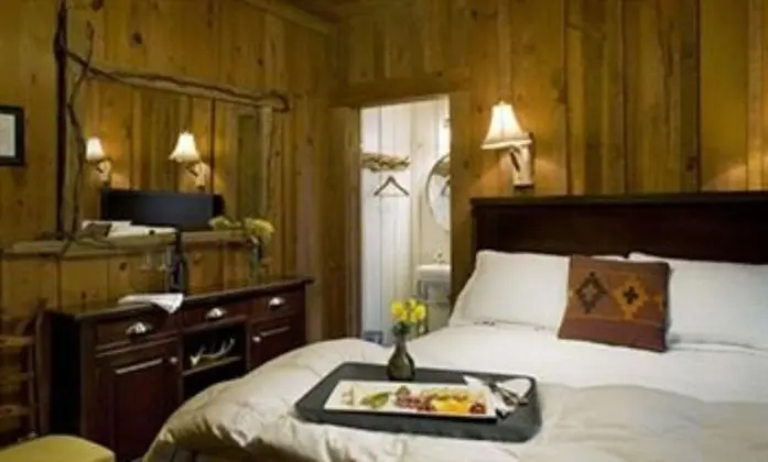 Oda (03 The Lakemont Room)