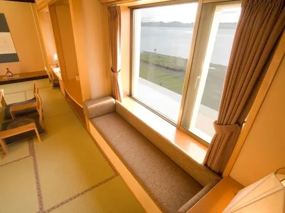 Traditional Oda, Sigara İçilmez, Göl Manzaralı (Japanese Style)