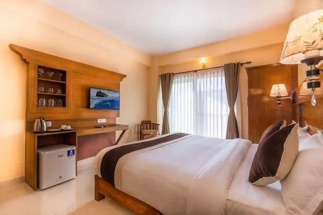 Deluxe Tek Büyük Yataklı Oda, 1 Çift Kişilik Yatak, Dağ Manzaralı
