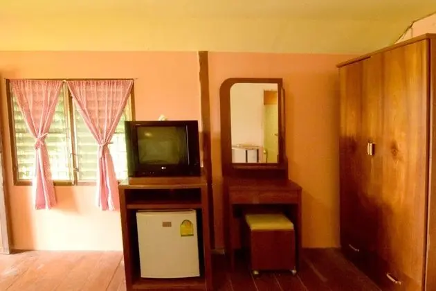 Bamboo Bungalow with Fan