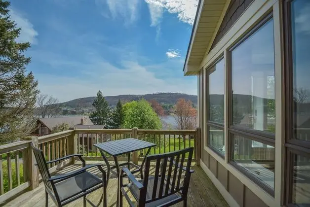 Ev, Birden Çok Yatak, Sıcak Su Havuzu