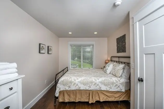 Ev, Birden Çok Yatak, Sıcak Su Havuzu