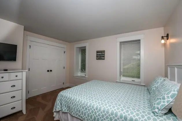 Ev, Birden Çok Yatak, Sıcak Su Havuzu