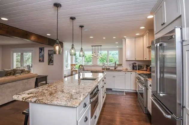 Ev, Birden Çok Yatak, Sıcak Su Havuzu