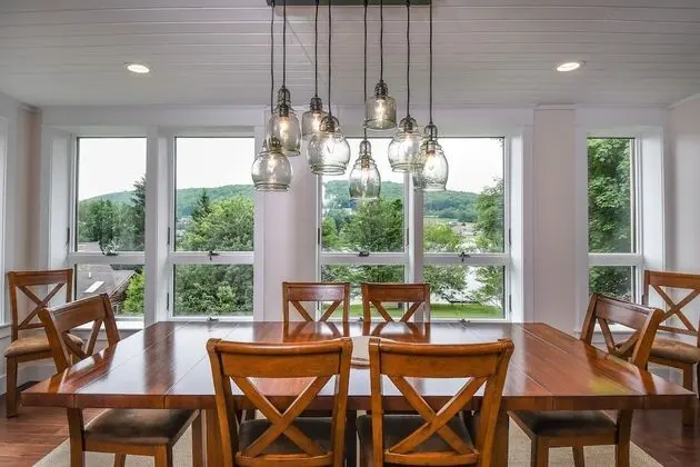 Ev, Birden Çok Yatak, Sıcak Su Havuzu