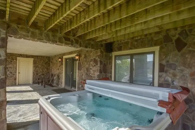 Ev, Birden Çok Yatak, Sıcak Su Havuzu