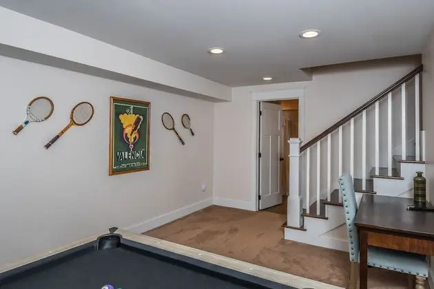 Ev, Birden Çok Yatak, Sıcak Su Havuzu