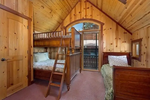 Kulübe (On Lake Tahoe!! Close to Heavenly and)