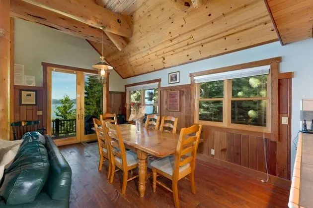 Kulübe (On Lake Tahoe!! Close to Heavenly and)