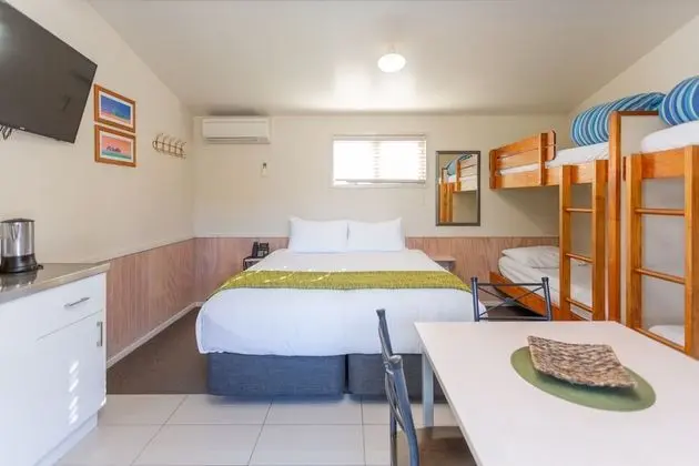 Deluxe Kulübe, Ortak Banyo