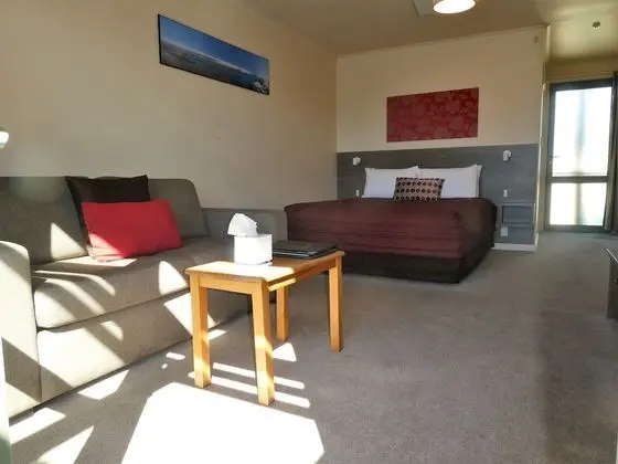Stüdyo, Göl Manzaralı (Upstairs)