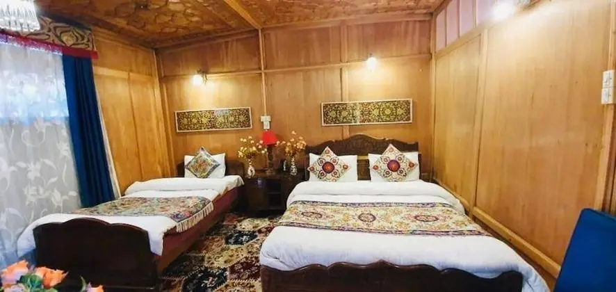 Deluxe Tek Büyük Yataklı Oda, Avlu