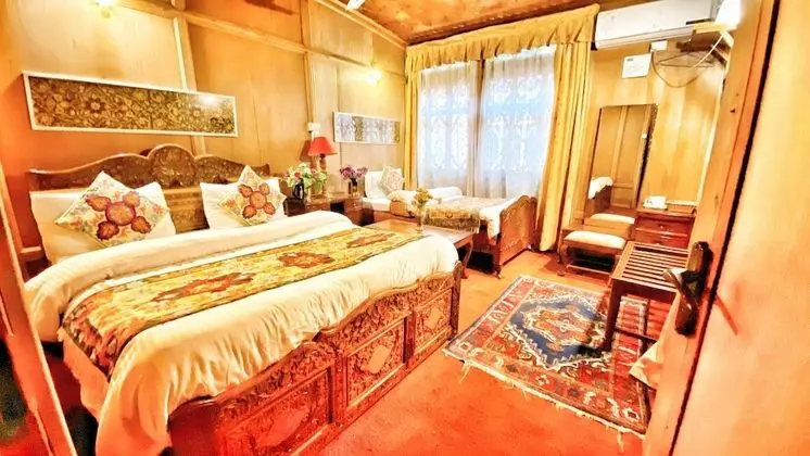 Deluxe Tek Büyük Yataklı Oda, Avlu