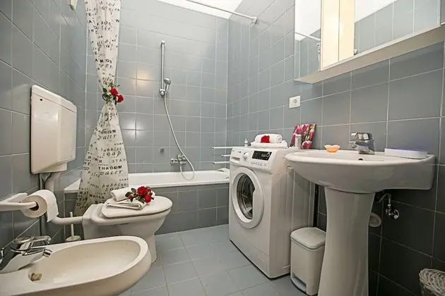 Family Apart Daire, Birden Çok Yatak, Göl Kenarı (Lake View Historical Center Apartment)