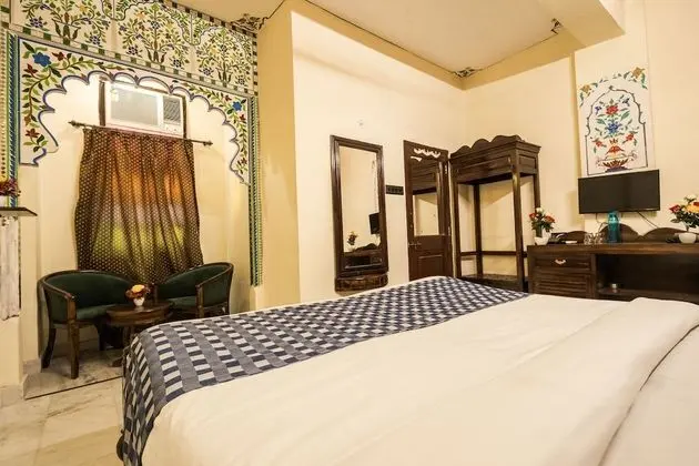Superior Jharokha Room