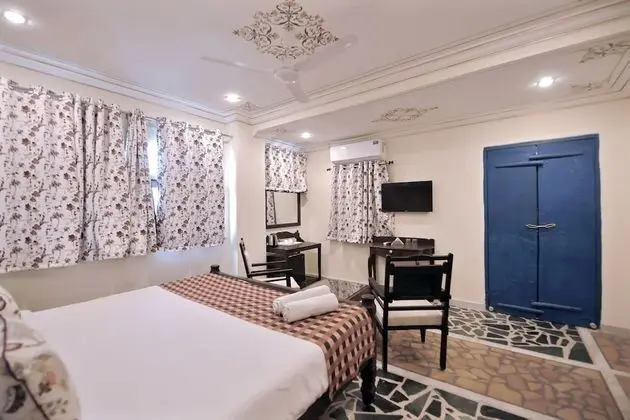 Superior Temple View Room