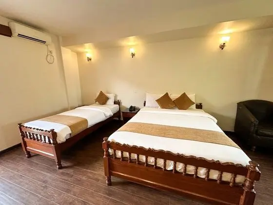 Deluxe Tek Büyük veya İki Ayrı Yataklı Oda, Balkon, Göl Manzaralı
