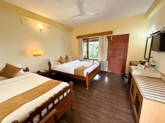 Deluxe Tek Büyük veya İki Ayrı Yataklı Oda, Balkon, Göl Manzaralı