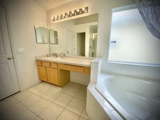 Villa (Lake View, Private Pool with Spa & Ga)