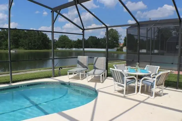 Villa (Lake View, Private Pool with Spa & Ga)