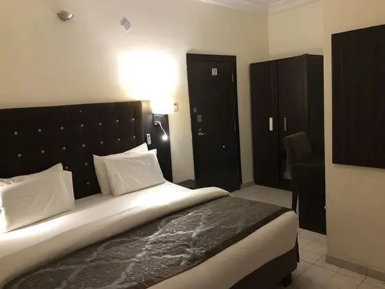 Diplomatic Suite