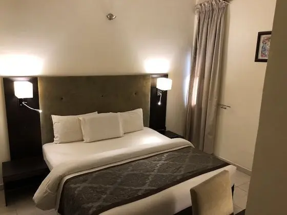 Luxury Oda