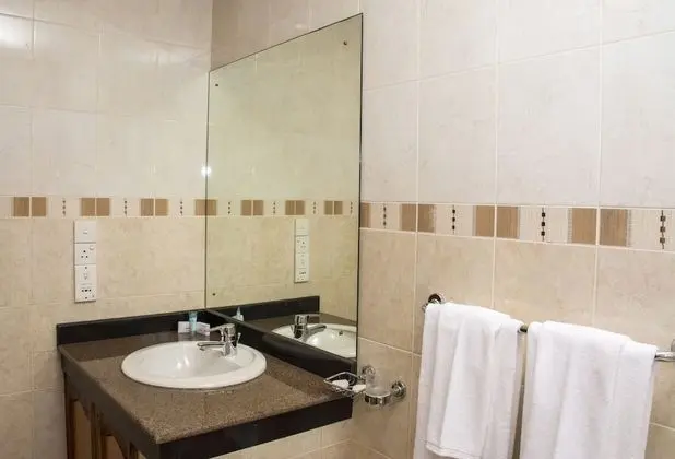 Deluxe Tek Büyük Yataklı Oda, 1 Yatak Odası, Sigara İçilmez, Göl Manzaralı