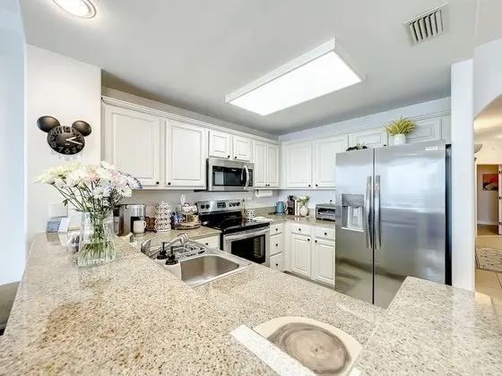 Family Daire (13428 Blue Heron Beach Drive, Orlando)