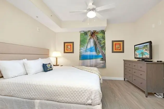 Family Daire (13428 Blue Heron Beach Drive, Orlando)