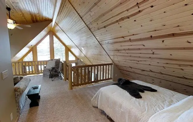Ev, Birden Çok Yatak (Lakefront Hideaway)