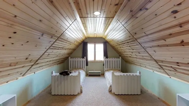 Ev, Birden Çok Yatak (Lakefront Hideaway)