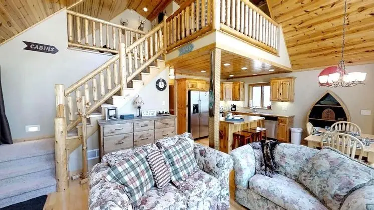 Ev, Birden Çok Yatak (Lakefront Hideaway)