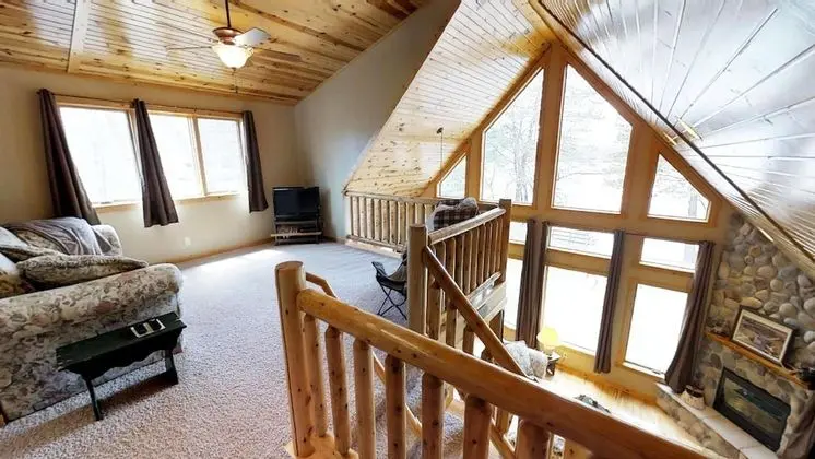 Ev, Birden Çok Yatak (Lakefront Hideaway)