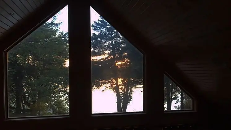 Ev, Birden Çok Yatak (Lakefront Hideaway)