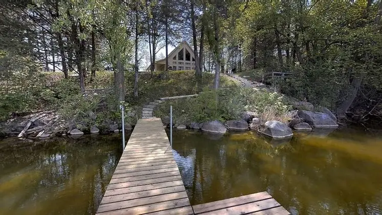 Ev, Birden Çok Yatak (Lakefront Hideaway)