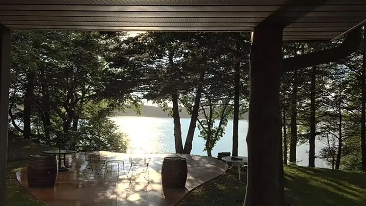 Ev, Birden Çok Yatak (Lakefront Hideaway)