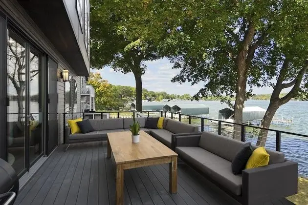 Ev, Birden Çok Yatak (Lakefront Luxury)