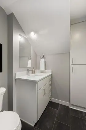 Ev, Birden Çok Yatak (Lakefront Luxury)