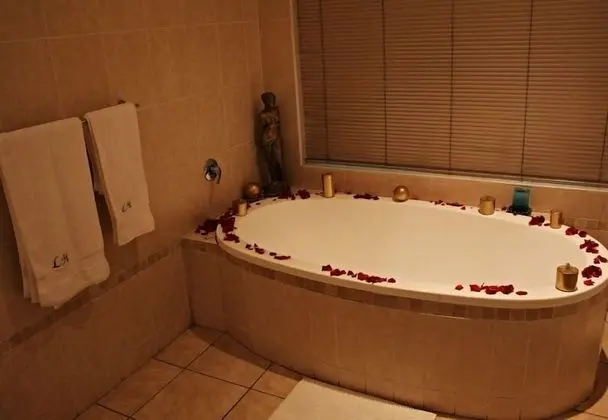 Luxury Oda