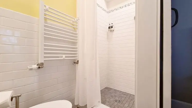 Tek Büyük Yataklı Oda, 1 Büyük (Queen) Boy Yatak, Özel Banyo, Göl Manzaralı