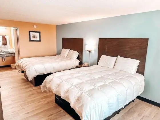 Oda, 2 Büyük (Queen) Boy Yatak