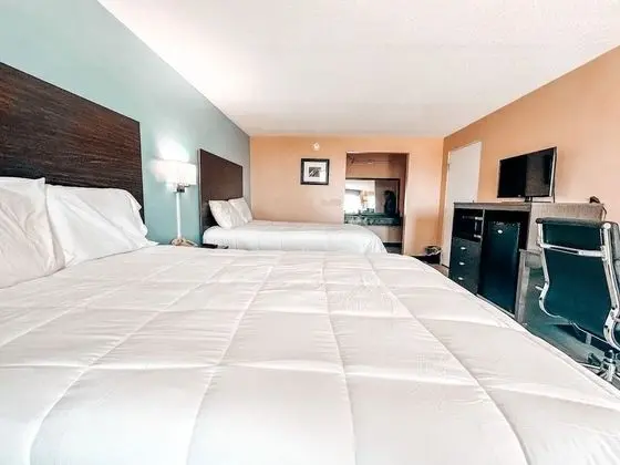 Oda, 2 Büyük (Queen) Boy Yatak