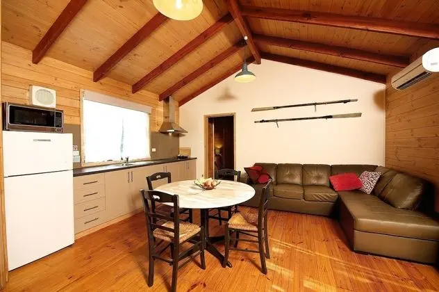 Standard Süit, 2 Yatak Odası, Sigara İçilmez, Küçük Mutfak (Large Cabin)