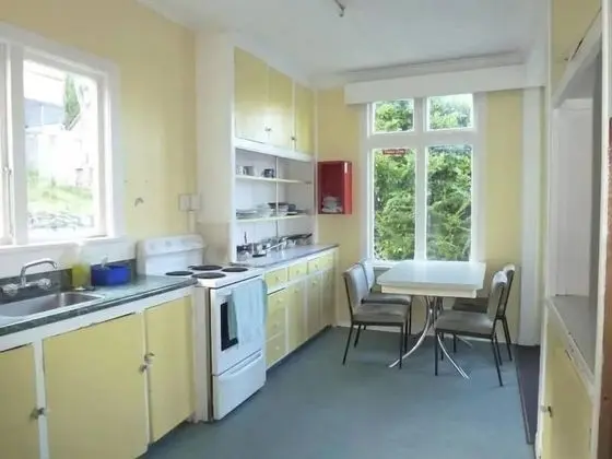 Ortak Ranzalı Oda, Sadece kadınlar için (6 Beds Female Dormitory)