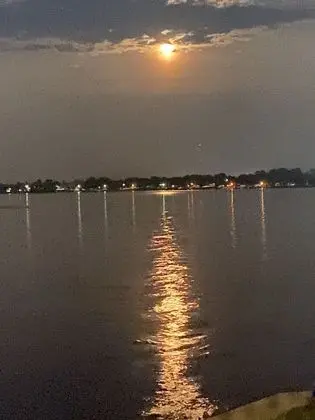 Süit, 1 En Büyük (King) Boy Yatak, Sıcak Su Küveti, Göl Manzaralı