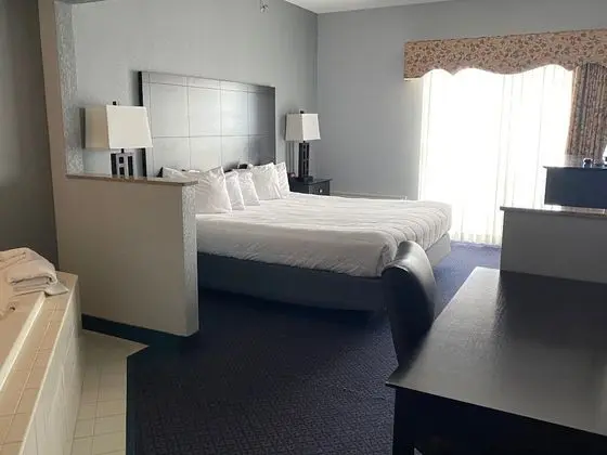 Süit, 2 Büyük (Queen) Boy Yatak, Göl Manzaralı