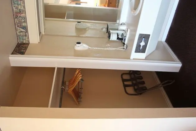 Standard Oda, 1 En Büyük (King) Boy Yatak, Sigara İçilebilir, Buzdolabı ve Mikrodalga